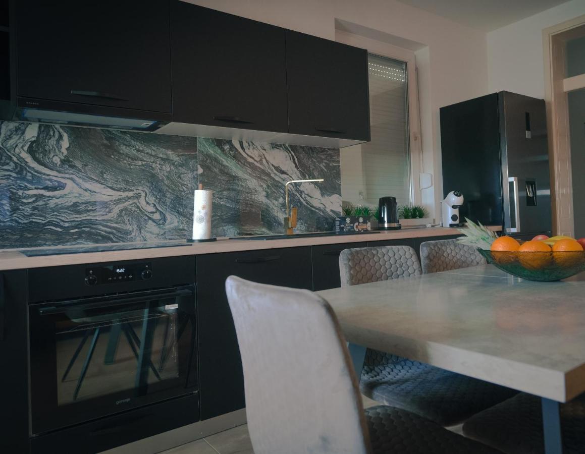 Апартаменты Mila Apartman Джяково Экстерьер фото